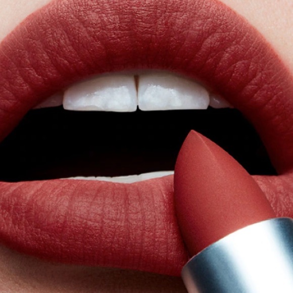 x1 MAC DEVOTED TO CHILI - POWDER KISS LIPSTICK - Picture 6 of 9